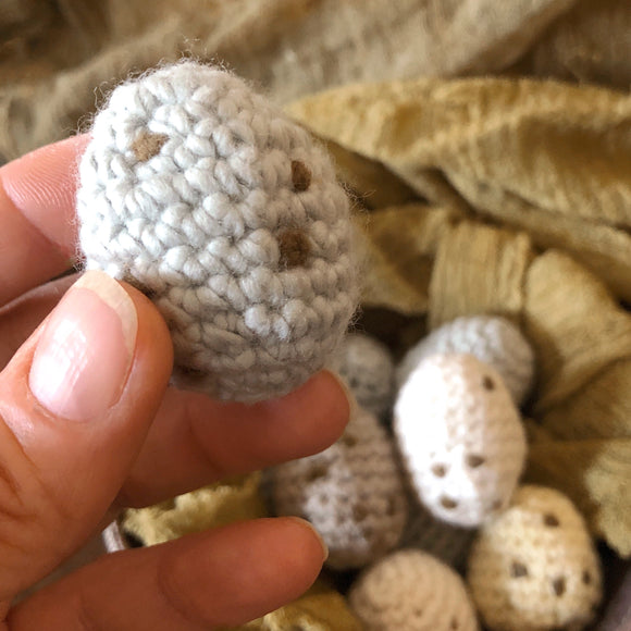 How to Crochet Speckled Eggs